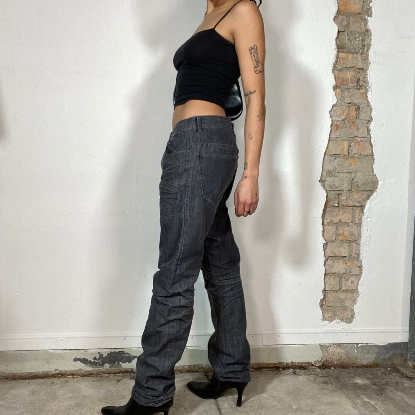 Vintage 2000's Street Style Grey Boyfriend Jeans with Stitching Details (S/M)