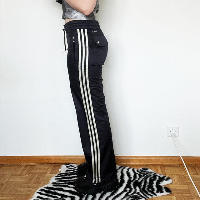 Vintage 90's Sporty Adidas Tracksuit Pants (XS - 34 EU - 6 UK)