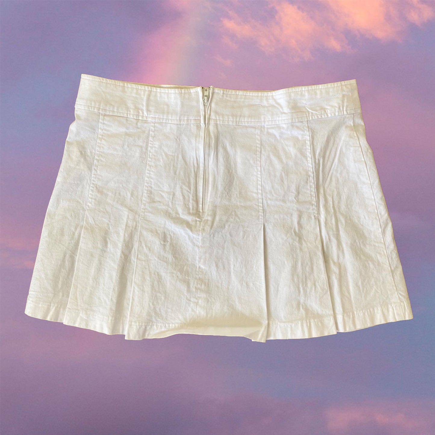 Vintage 90’s Classic White Pleated Mini Skirt  (34 EU / 6 UK / US 2)