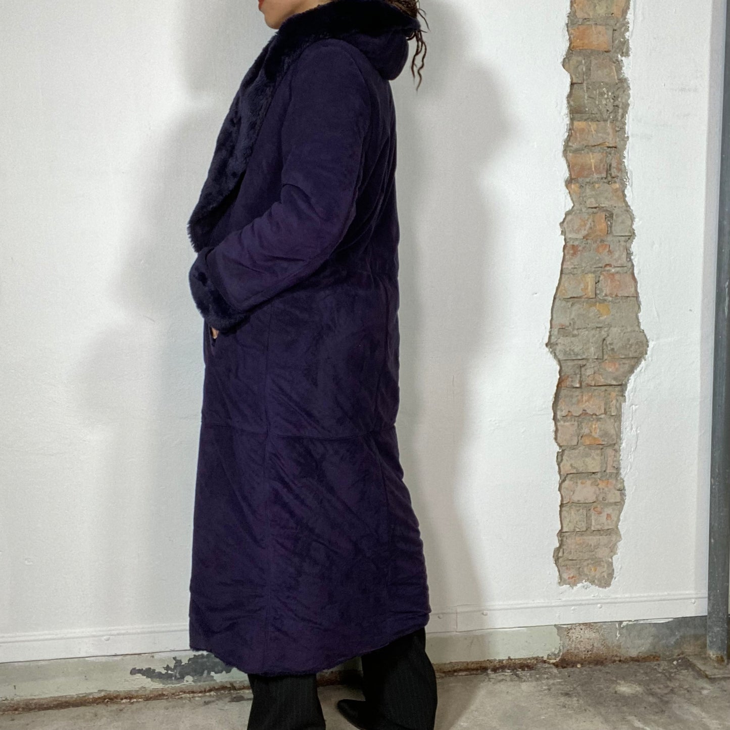 Vintage 90's Winter Purple Suede Coat with Faux Fur Lining (S/M)