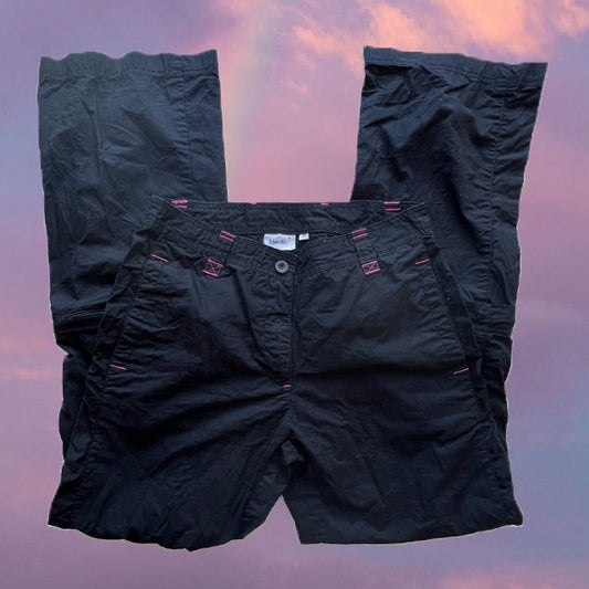 Vintage 90's Black Low Waist Cargo Pants with Pink Contrast Stitching (36 EU / 8 UK / 4 US)