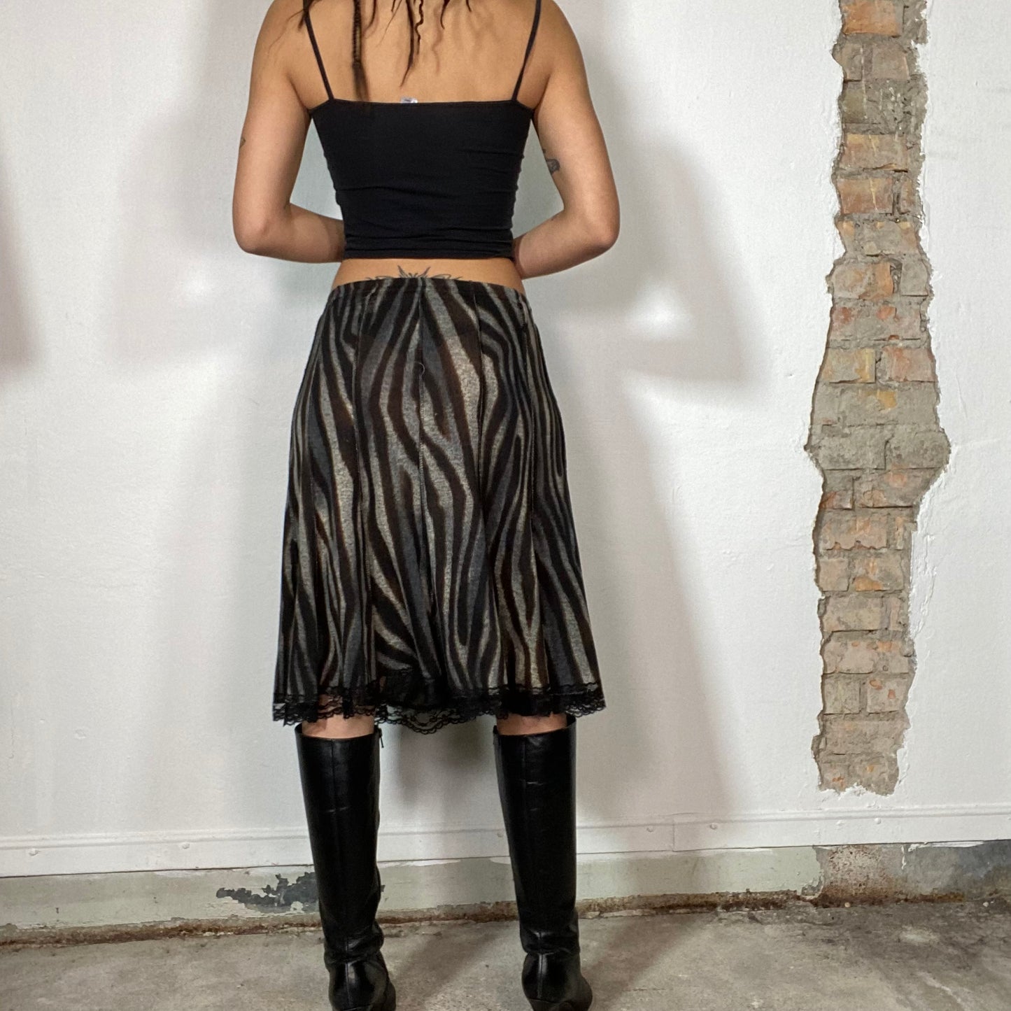 Vintage 2000's City Girl Zebra Print Midi Skirt with Lace Hem (S/M)