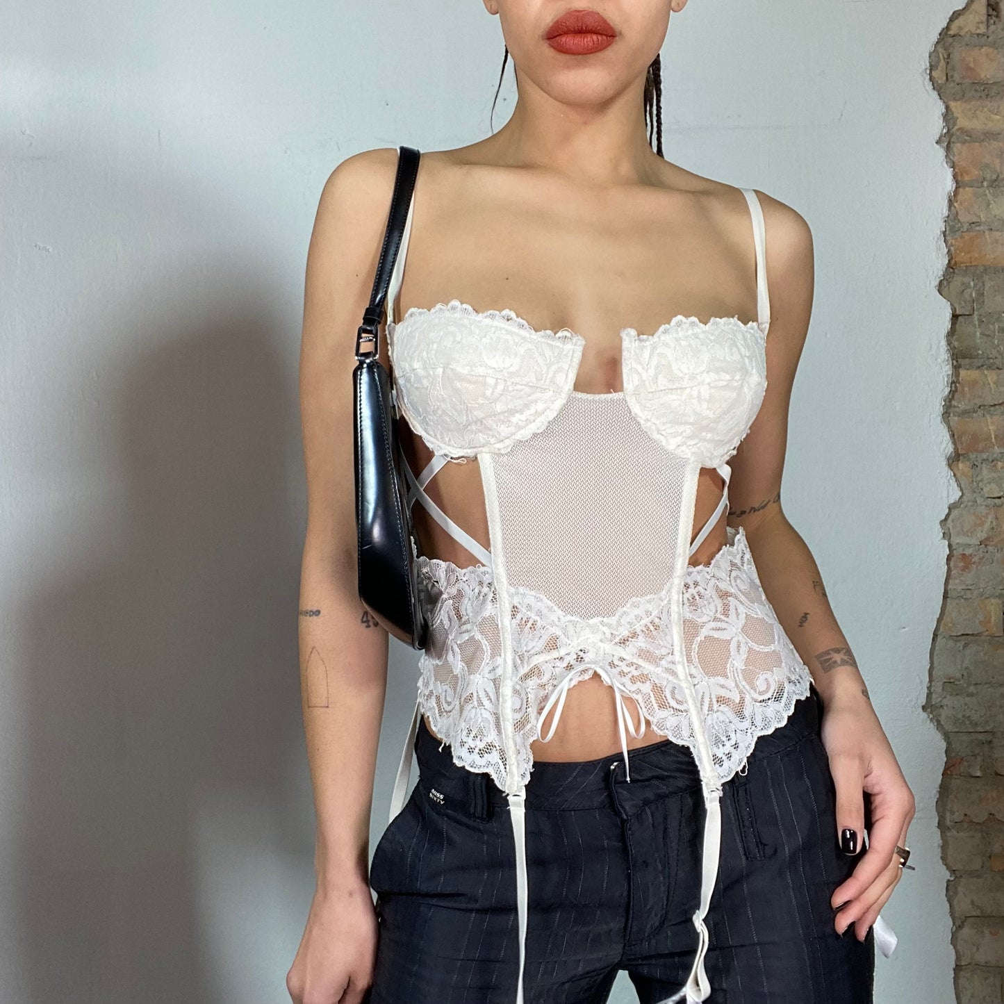 Vintage 90's Romantic White Lace Corset (S/M)