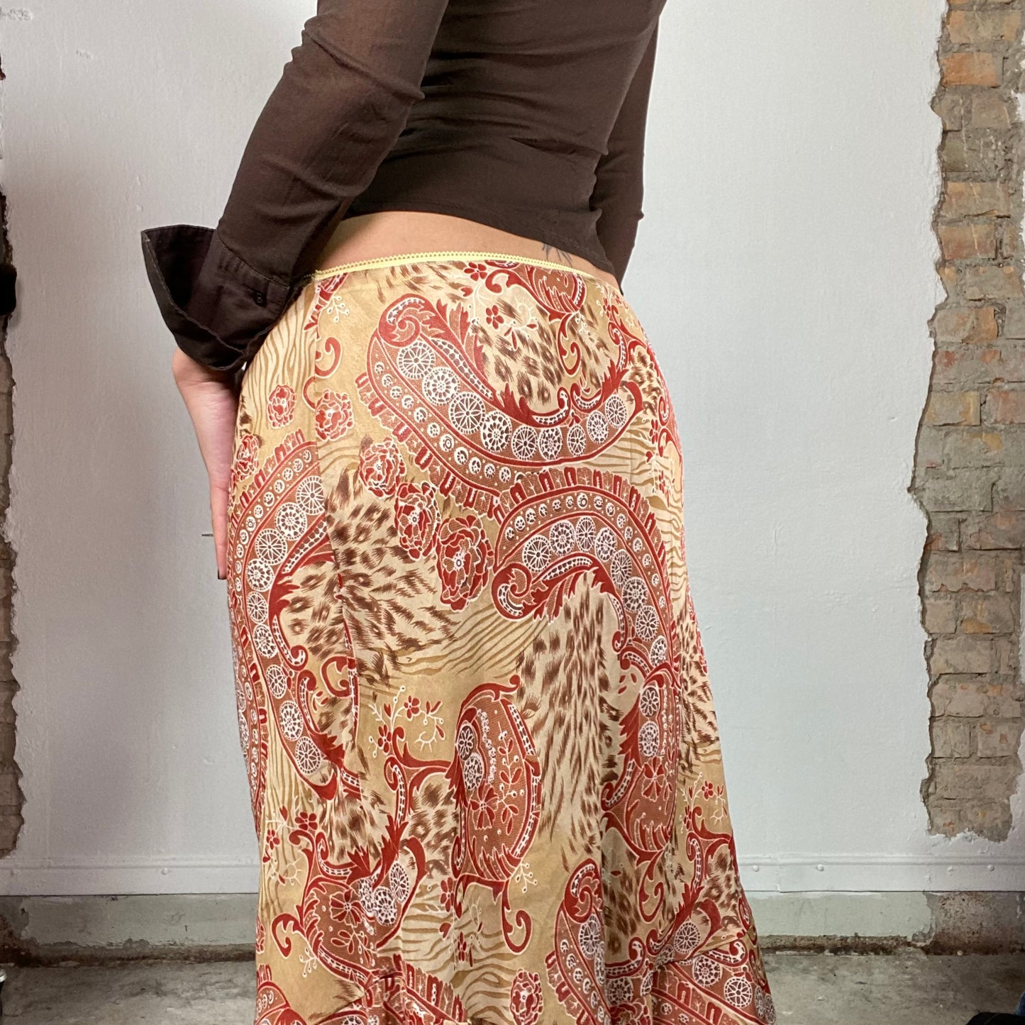 Vintage 90's Fairy Beige and Red Paisley Midi Skirt with Ruffled Hem (S/M)