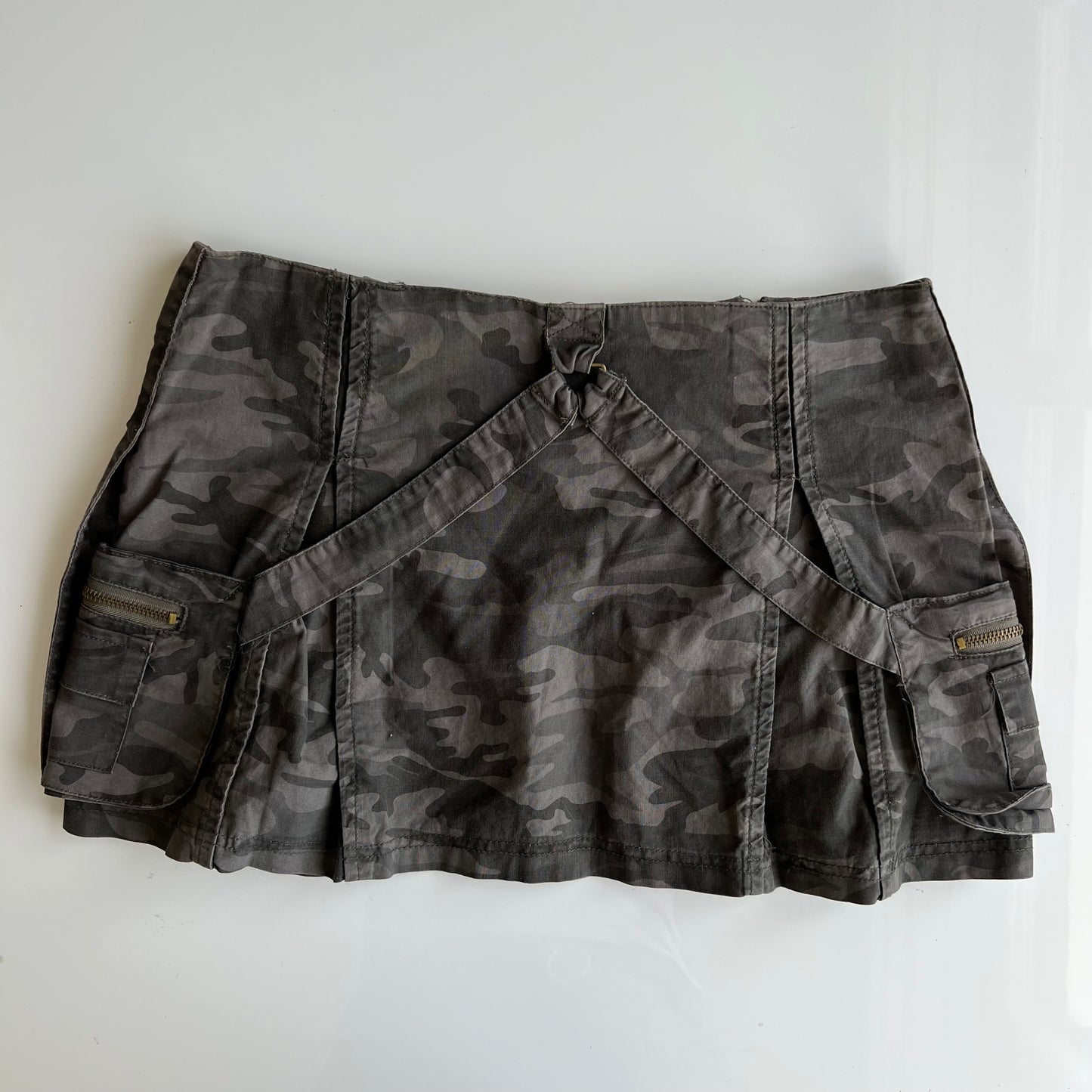 Vintage 90's Rave Grunge Camo Cargo Mini Skirt (38 EU / UK 10 / US 6)