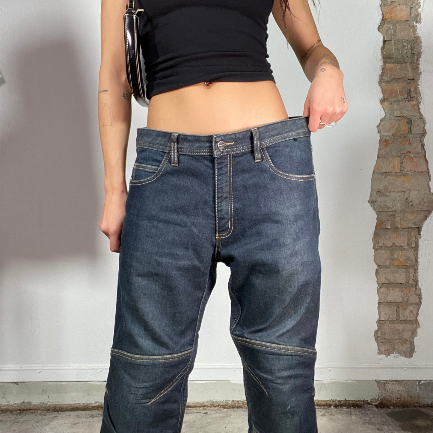 Vintage 90's Streetstyle Dark Wash Denim Jeans with Contrast Stitching (M/L)