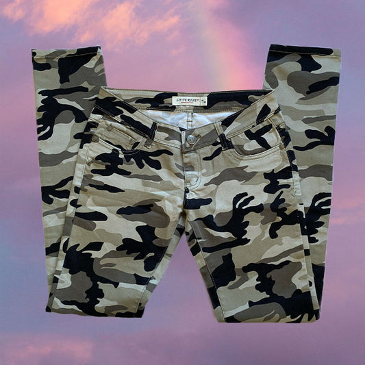 Vintage Y2K Low Waist Camo Straight Leg Jeans (38 EU/UK 12)