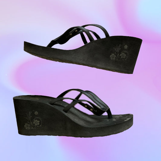 Vintage 90's O'Neill Platform Flip Flops (39)