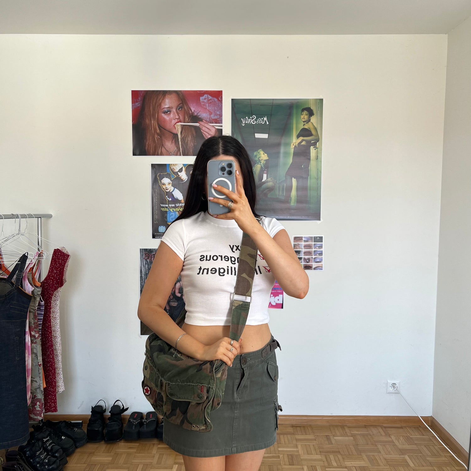 Vintage Y2K Grunge Skater Camo Crossbody Messenger Bag – Michelle Vintage Y2K Grunge Skater Camo Crossbody Messenger Bag – Michelle