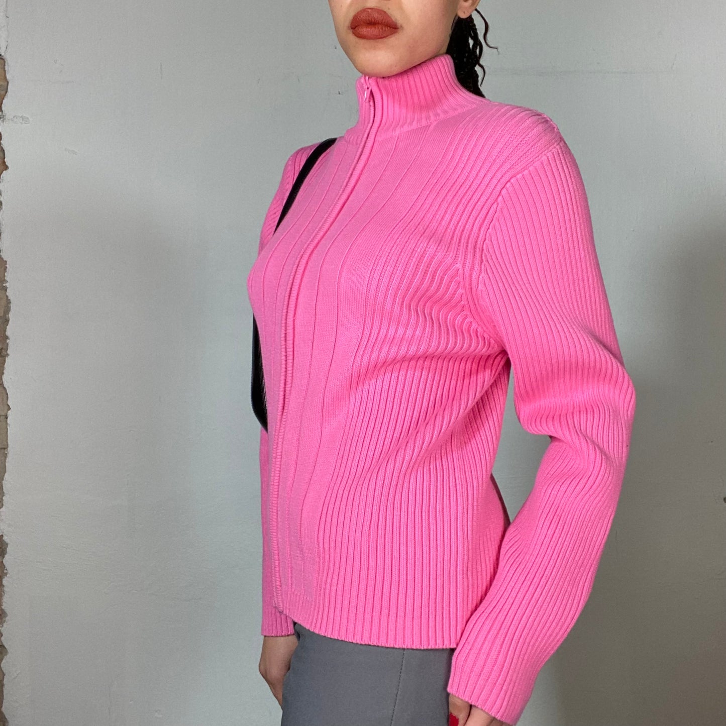 Vintage 2000's Sporty Hot Pink Ribbed Knit Zip Up Sweater (S/M)