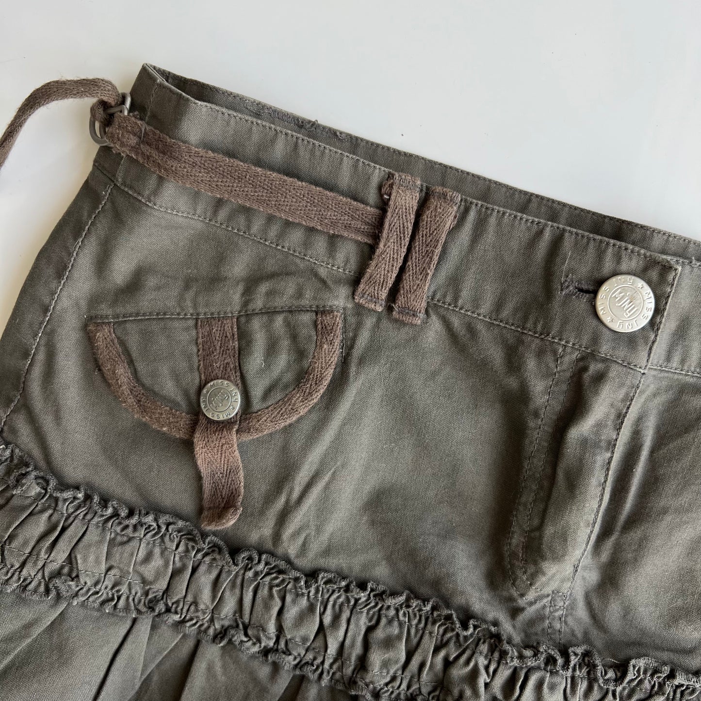 Vintage 90's Cargo Khaki Ruffle Mini Skirt (36 EU / UK 8 / US 4)