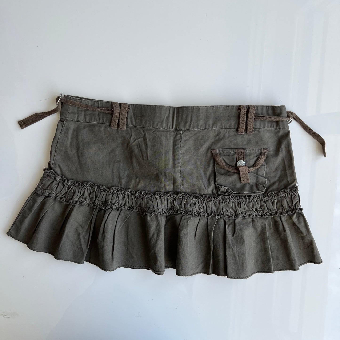 Vintage 90's Cargo Khaki Ruffle Mini Skirt (36 EU / UK 8 / US 4)