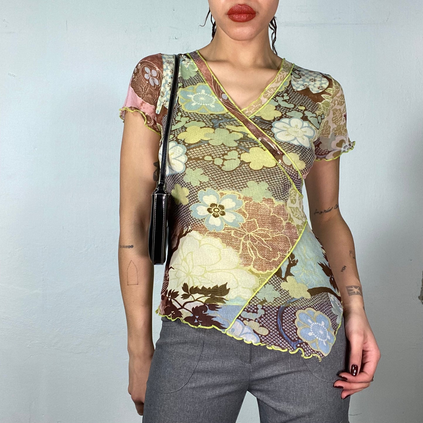 Vintage 2000's Indie Green Asymmetrical Shirt with Floral Print (S)