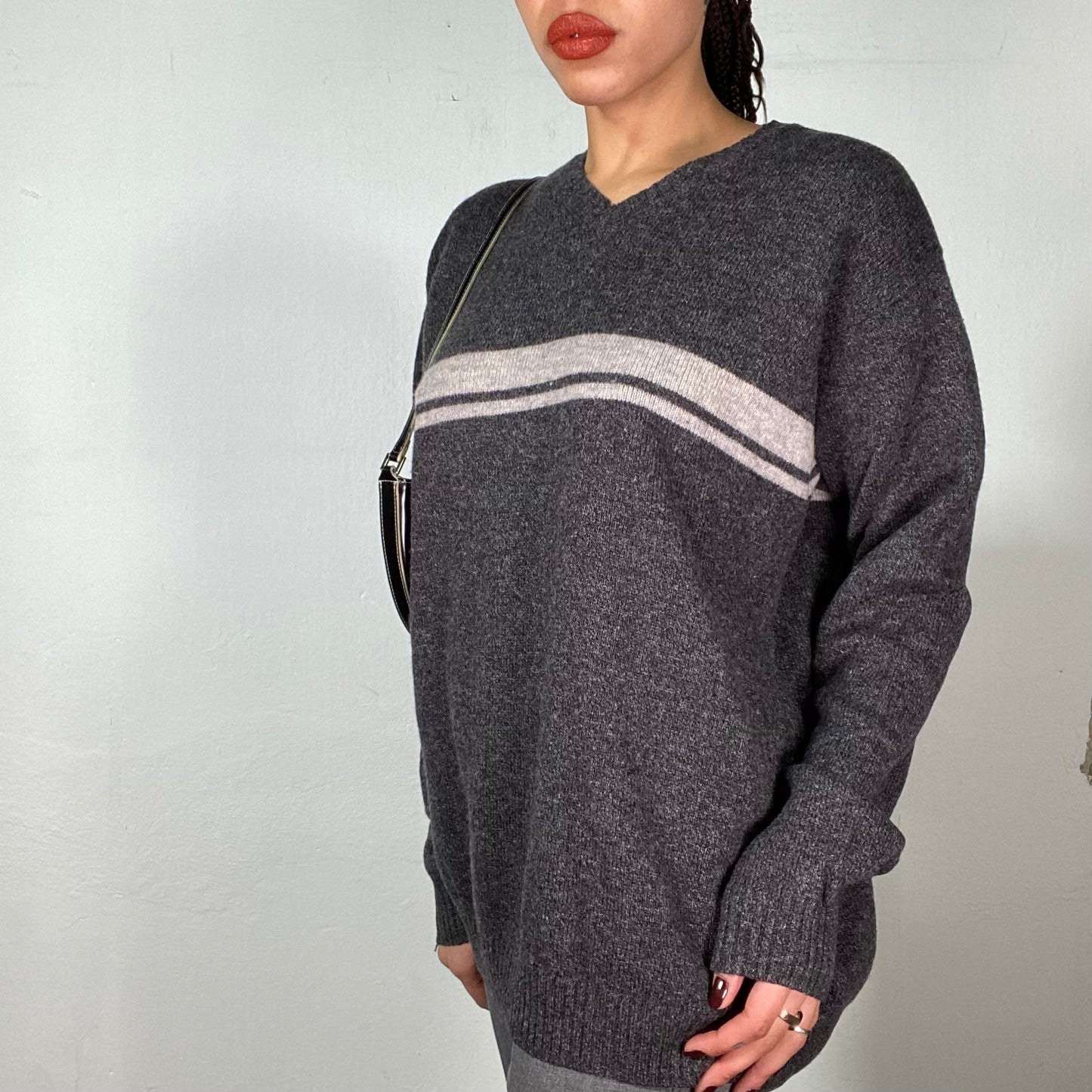 Vintage 90's Dad Dark Grey V-Neck Knit Sweater with White Stripe (M/L)