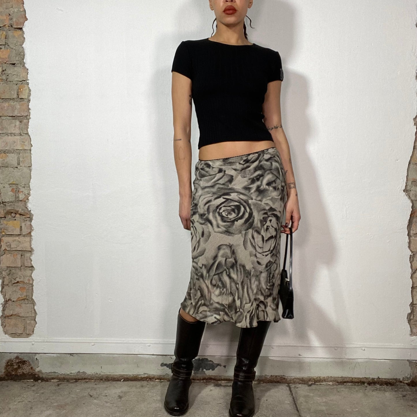 Vintage 2000's Downtown Girl Beige Midi Skirt with Rose Print (S)