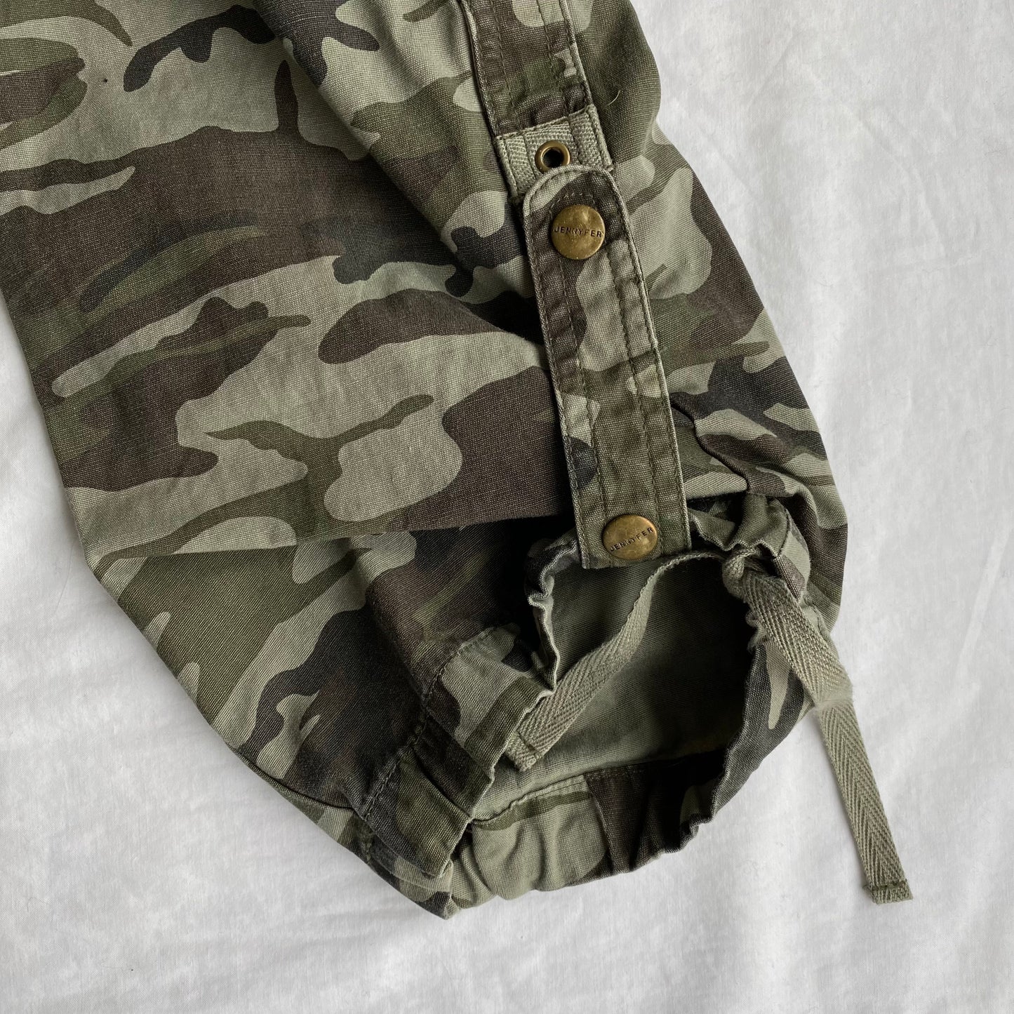 Vintage 90's Low Waist Camo Cargo Pants (XS)