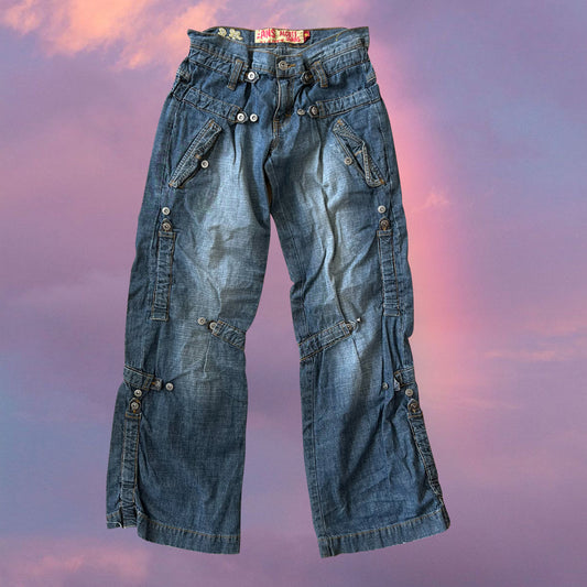 Vintage Y2K Low Waisted Denim Cargo Pants (32-34 EU / UK 4-6 / US 0-2)