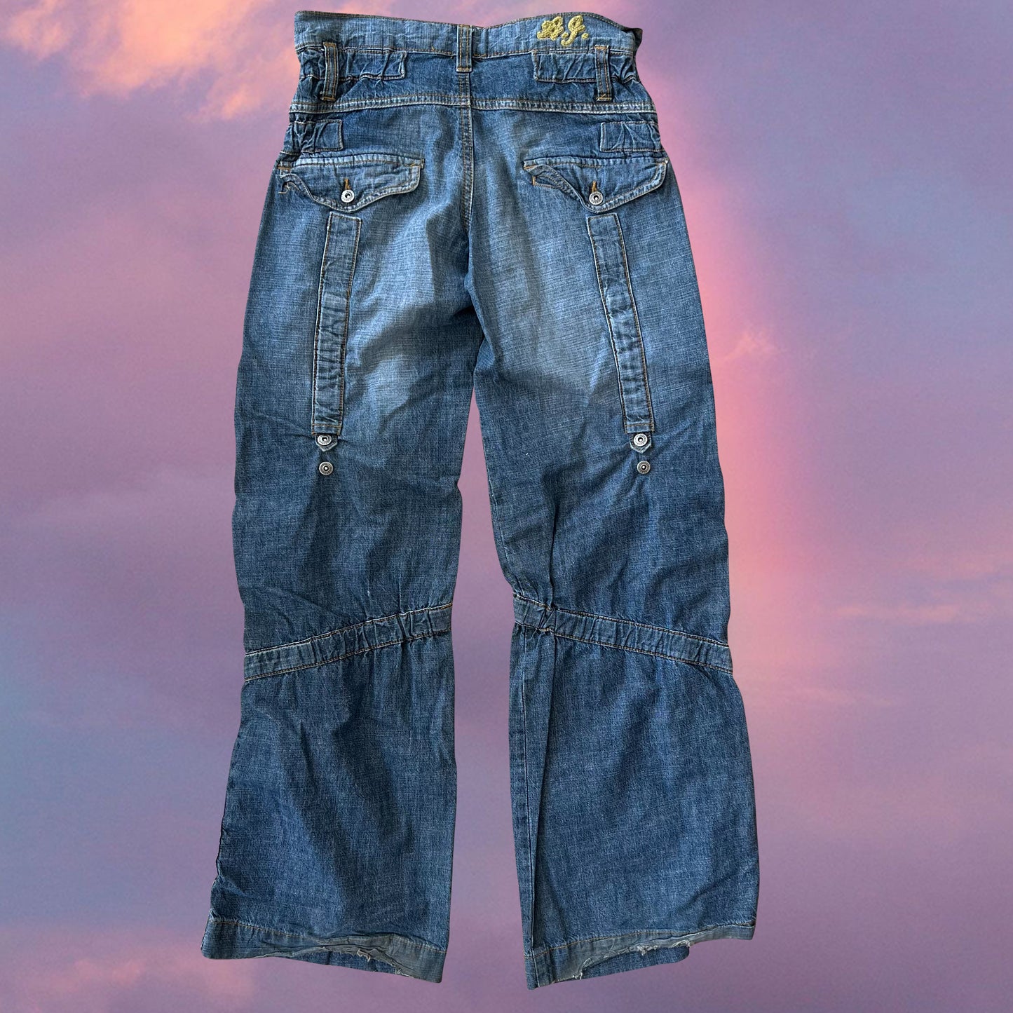 Vintage Y2K Low Waisted Denim Cargo Pants (32-34 EU / UK 4-6 / US 0-2)