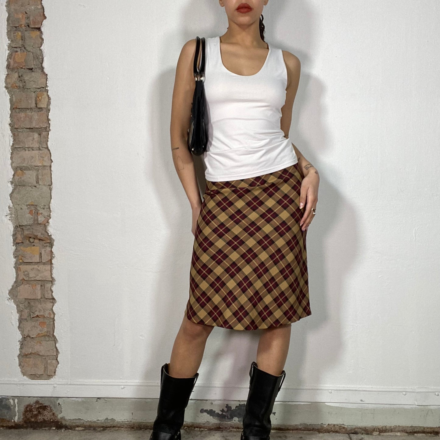 Vintage 2000's Downtown Girl Beige/Red Plaid Midi Skirt (S/M)