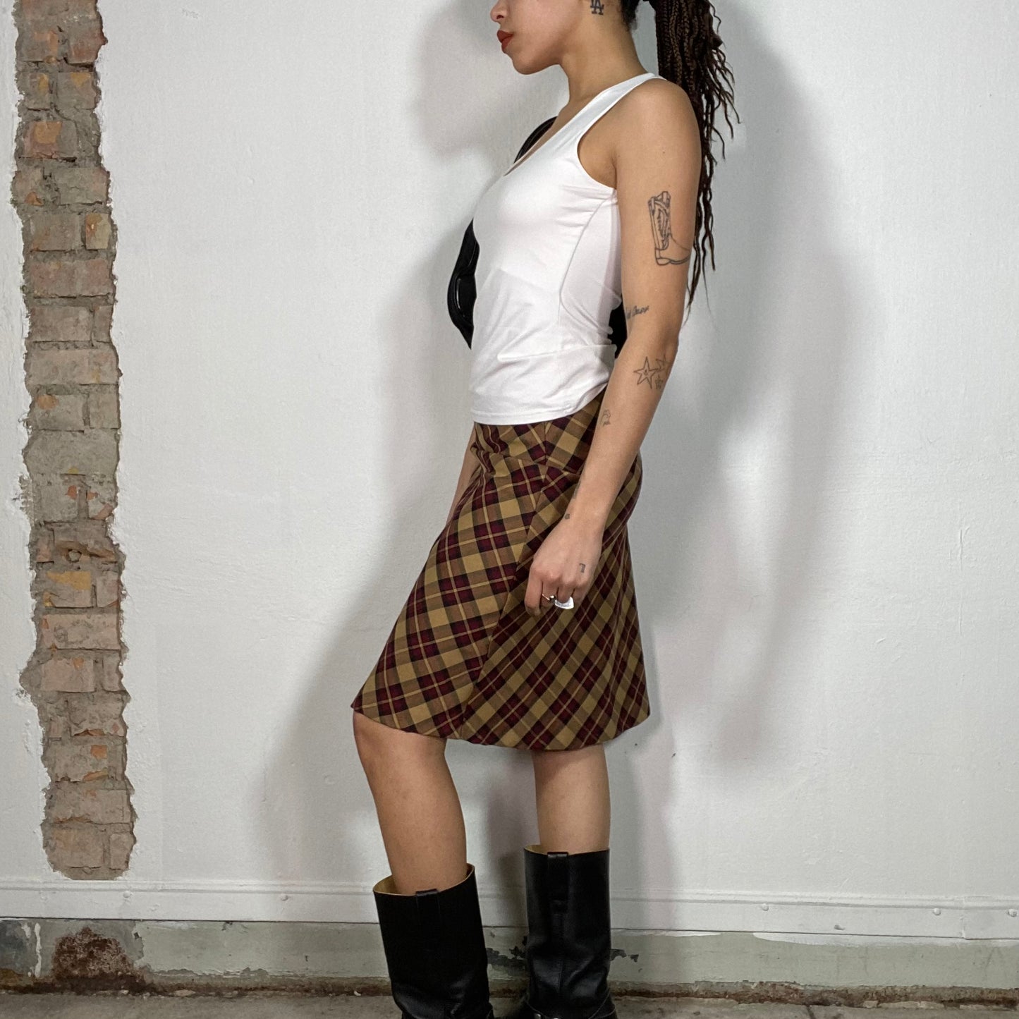 Vintage 2000's Downtown Girl Beige/Red Plaid Midi Skirt (S/M)