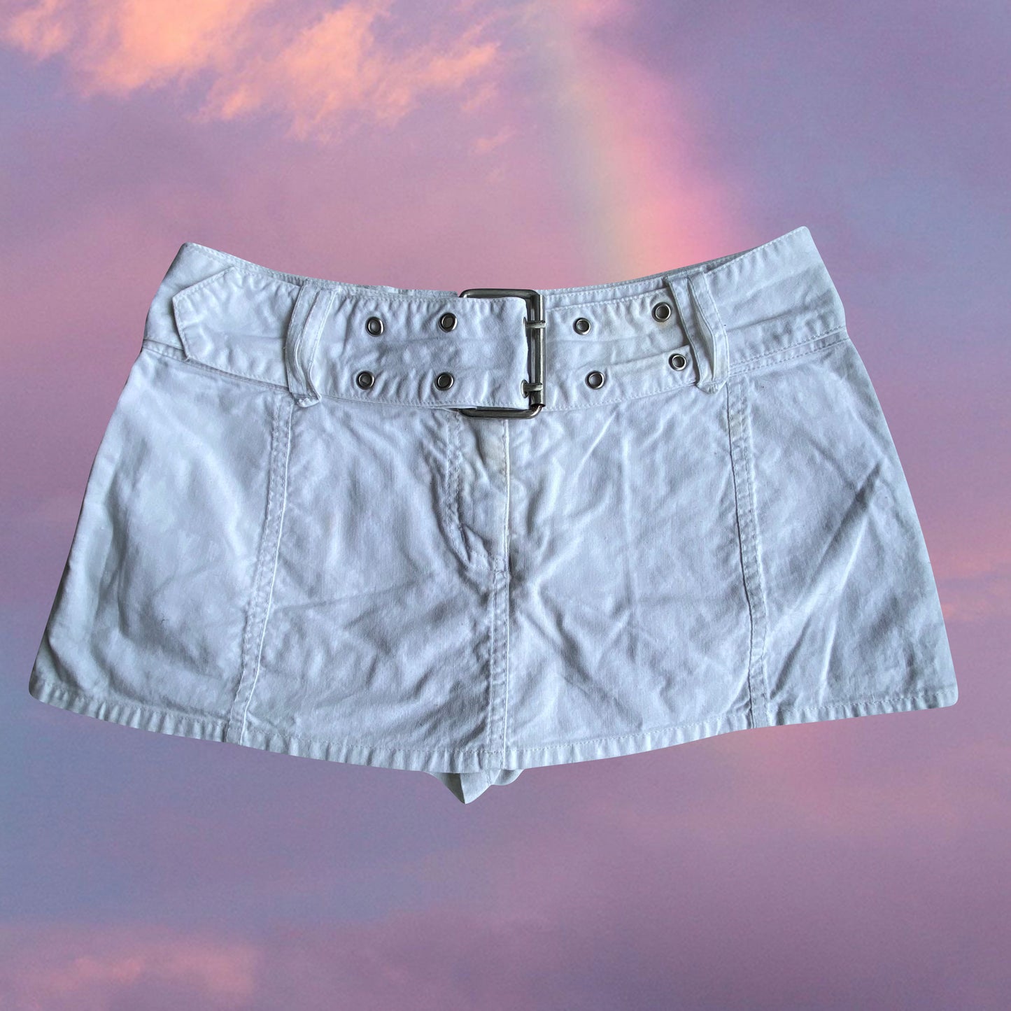 Vintage Y2K White Mini Skirt with Belt Buckle and Shorts Underneath (32 EU / UK 4 / US 0)