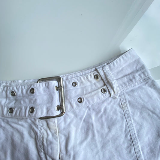 Vintage Y2K White Mini Skirt with Belt Buckle and Shorts Underneath (32 EU / UK 4 / US 0)