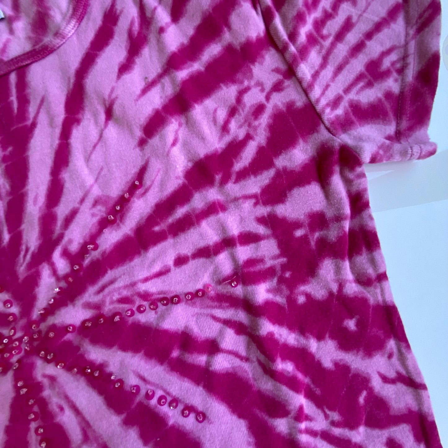 Vintage 90’s Indie Hippie Pink Heart Tie Dye Baby Tee (L)