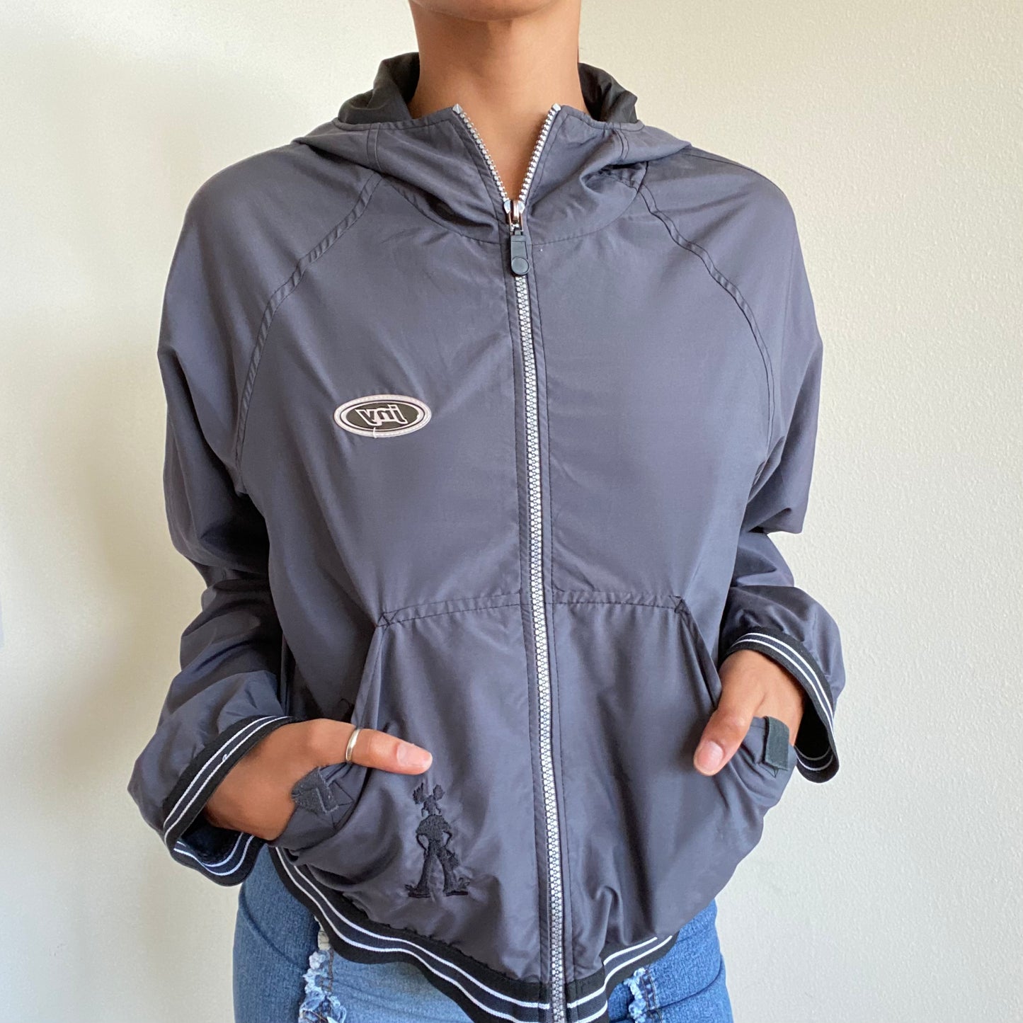 Vintage 90's Sporty Skater Grey Zip Up Windbreaker Jacket (S/M)