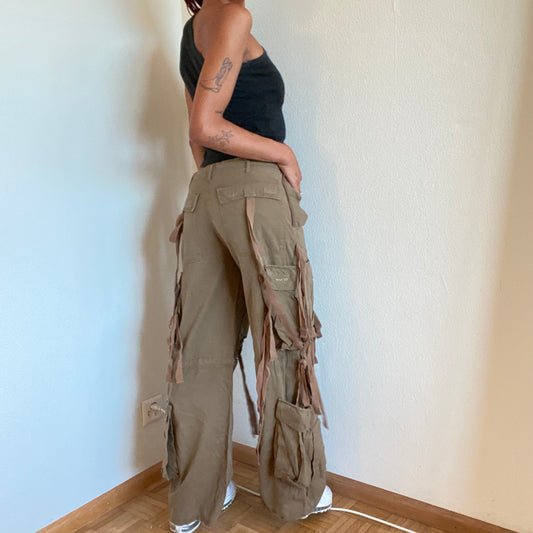 Vintage 90's Techwear Khaki Parachute Cargo Pants with Straps (S/M)