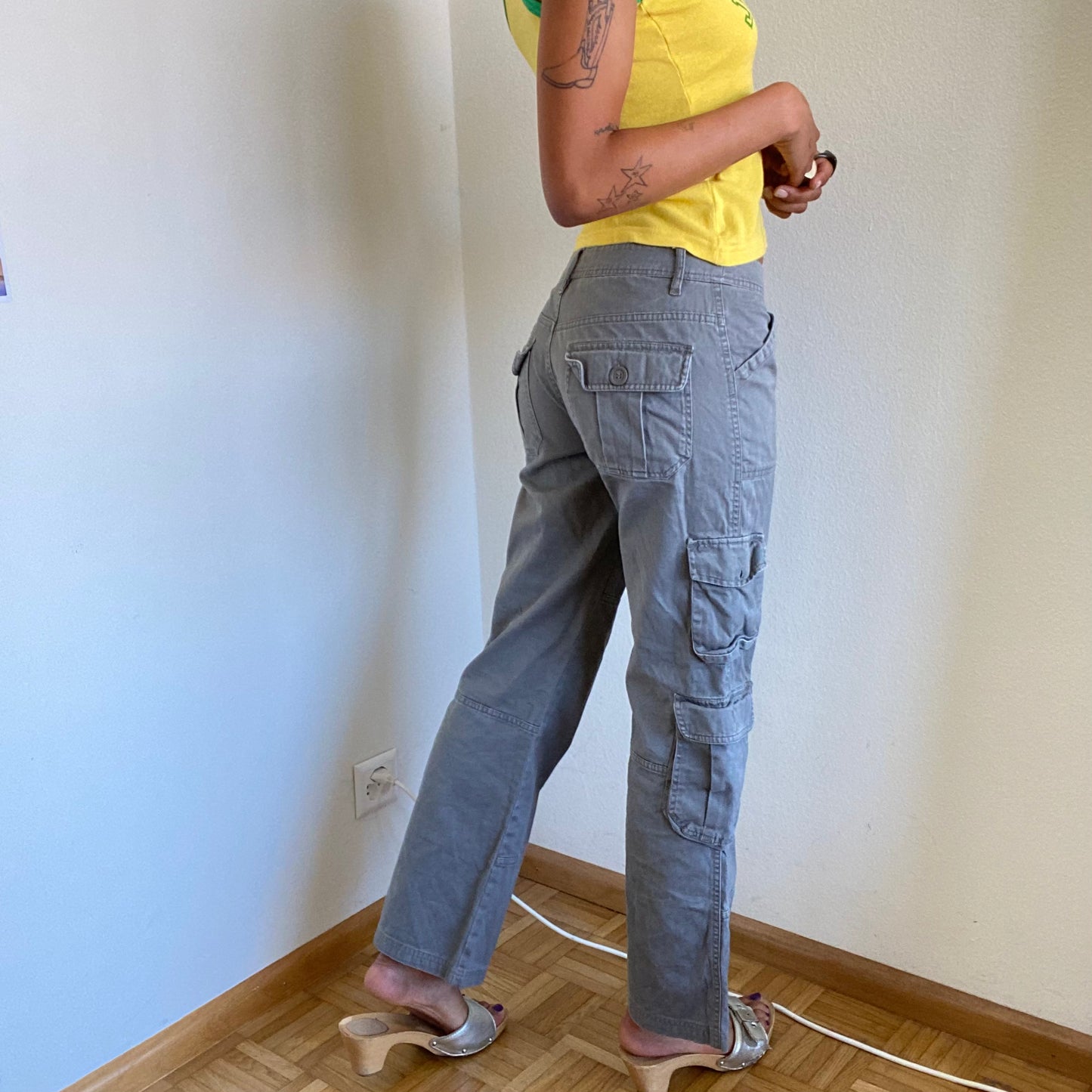 Vintage 90's Skater Grey Low Waisted Baggy Cargo Pants (S)