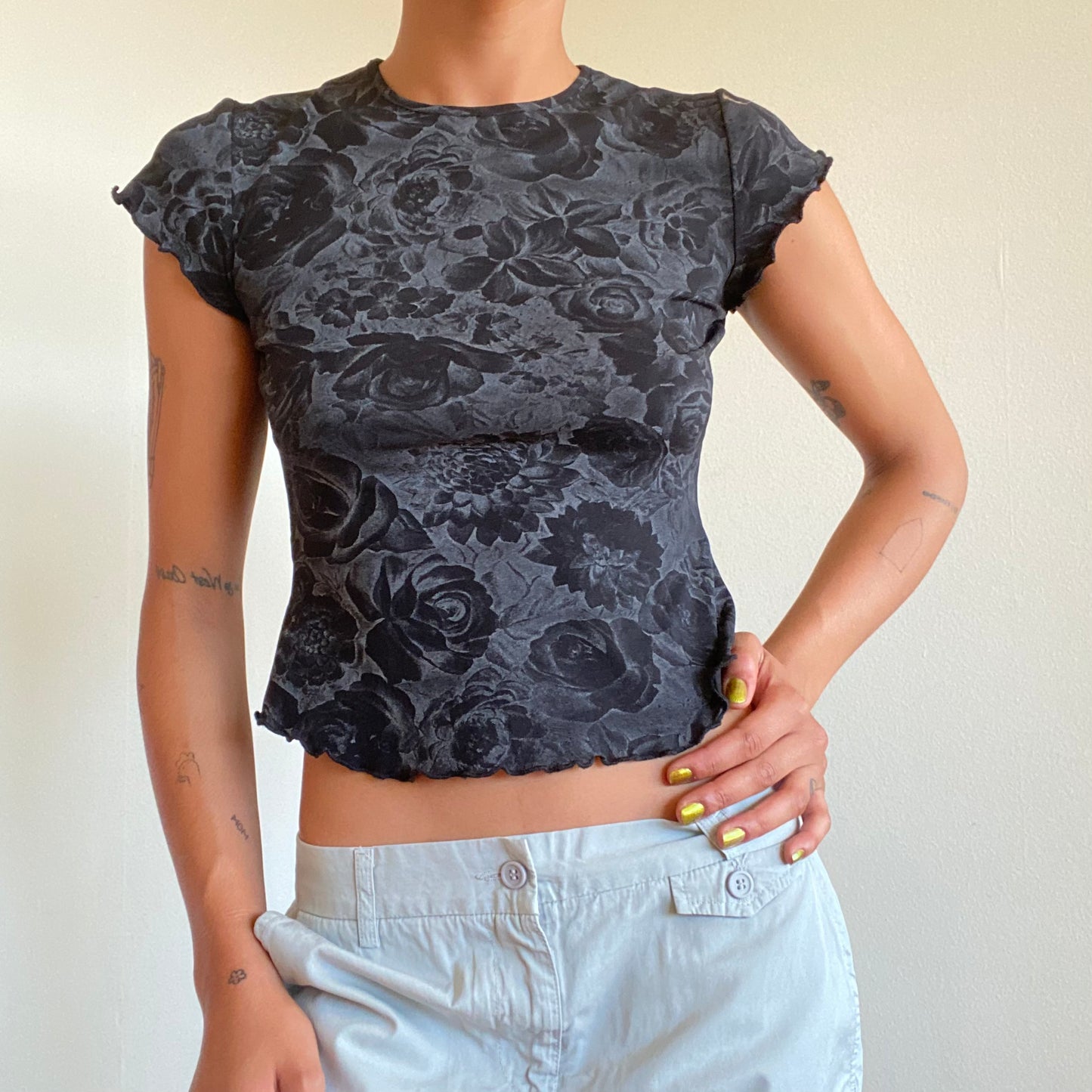 Vintage 90’s Whimsigoth Grey Floral Mesh Baby Tee (S)