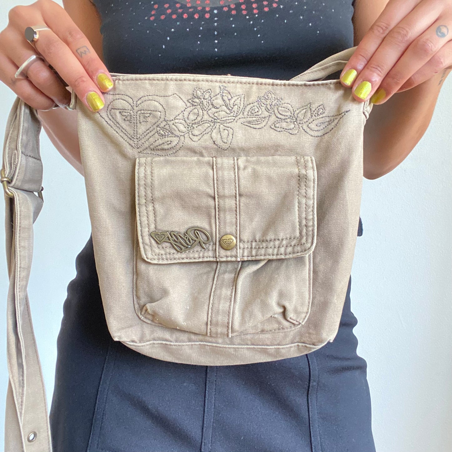 Vintage 90's Indie Beige Small Messenger Bag with Embroidery