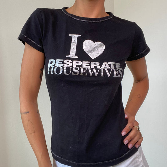 Vintage Y2K 'I Love Desperate Housewives' Black Baby Tee (S/M)