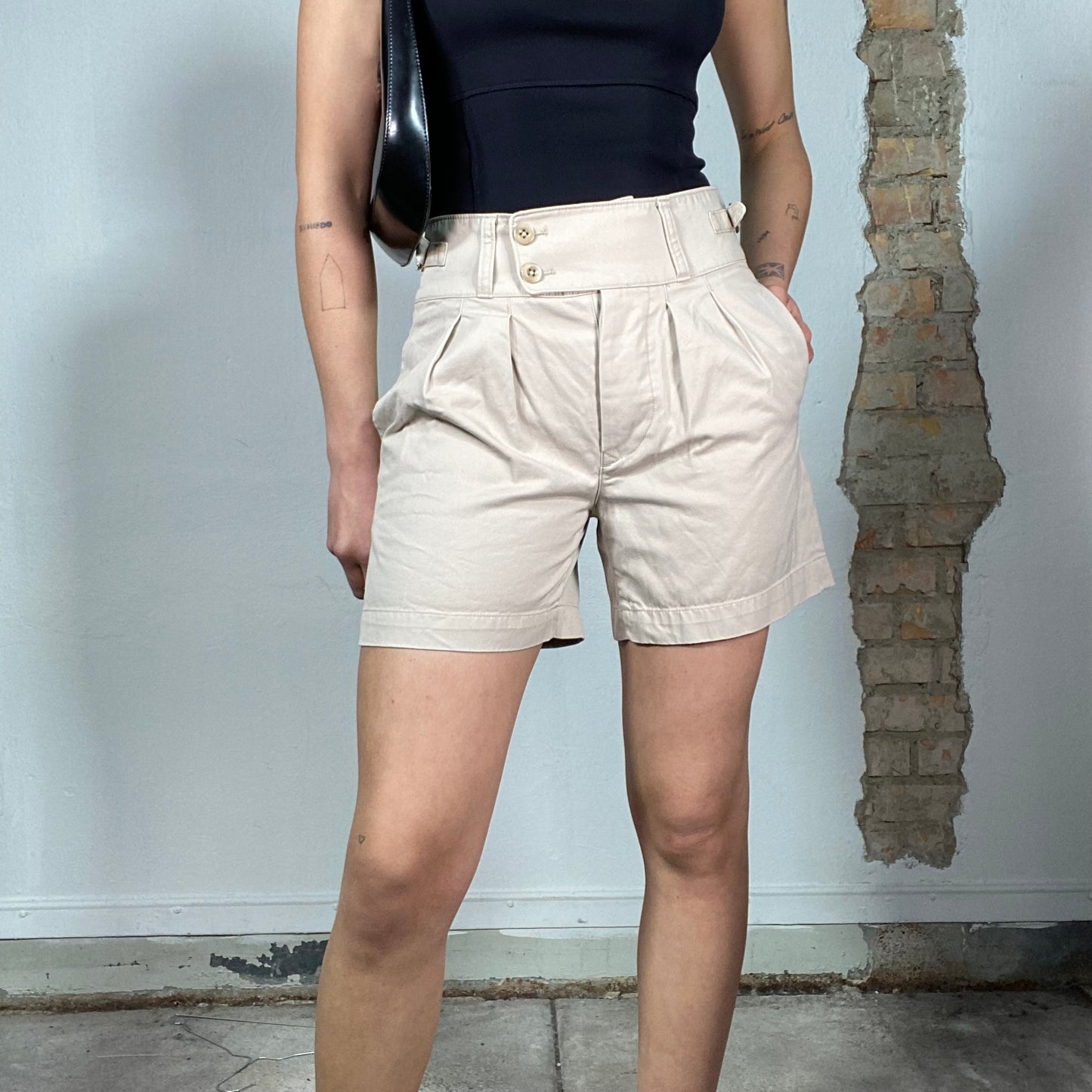 Vintage 90's Ralph Lauren Beige Pleated Shorts (S)