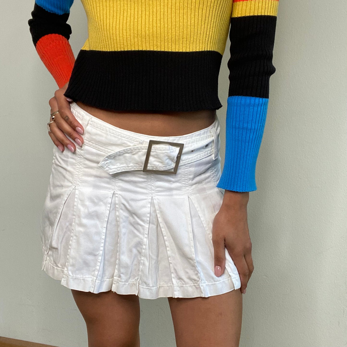 Vintage 90's Bella Hadid White Pleated Skirt with Belt (XS)