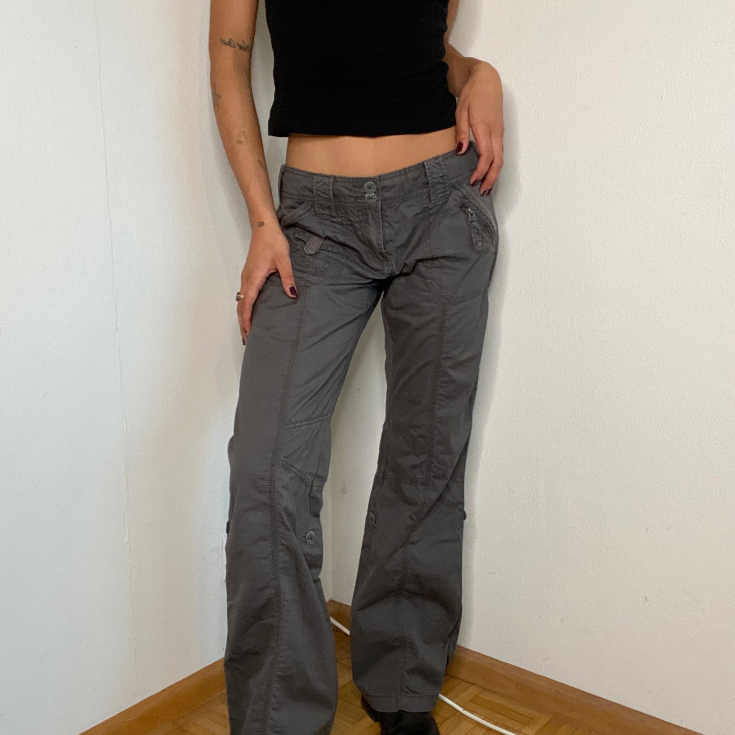 Vintage 90's Grunge Khaki Low Waist Baggy Cargo Pants (S/M)