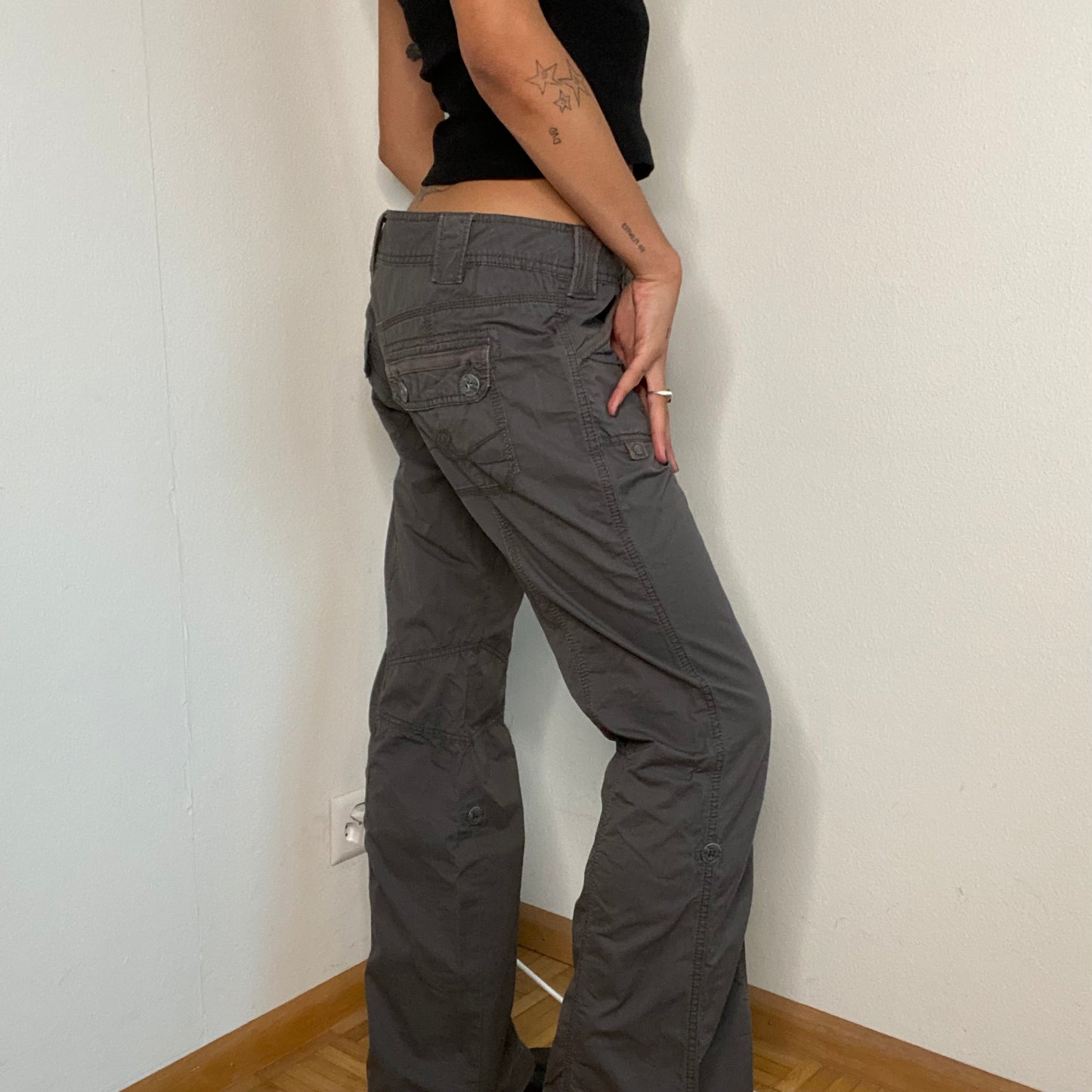 Vintage 90's Grunge Khaki Low Waist Baggy Cargo Pants (S/M)