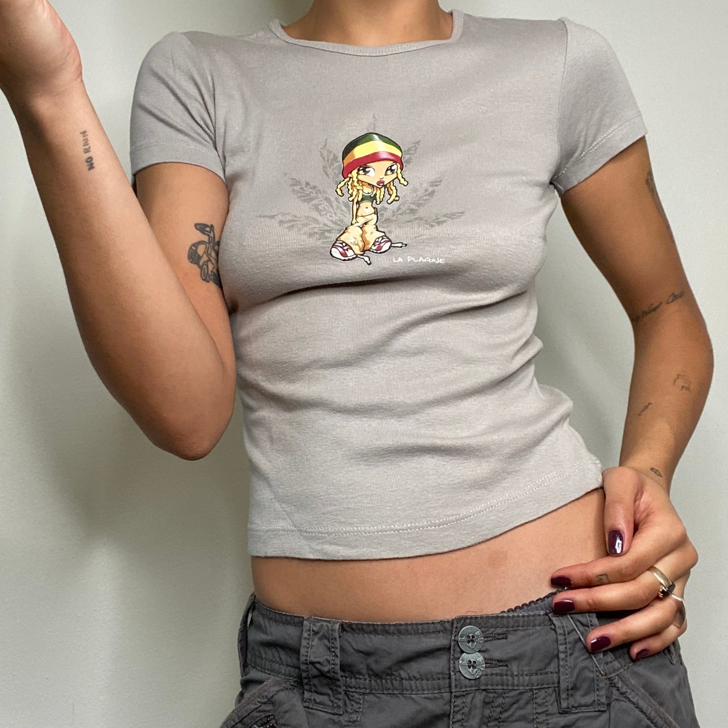 Vintage 90's Skater Gray Baby Tee with Weed Girl Print (XS/S)