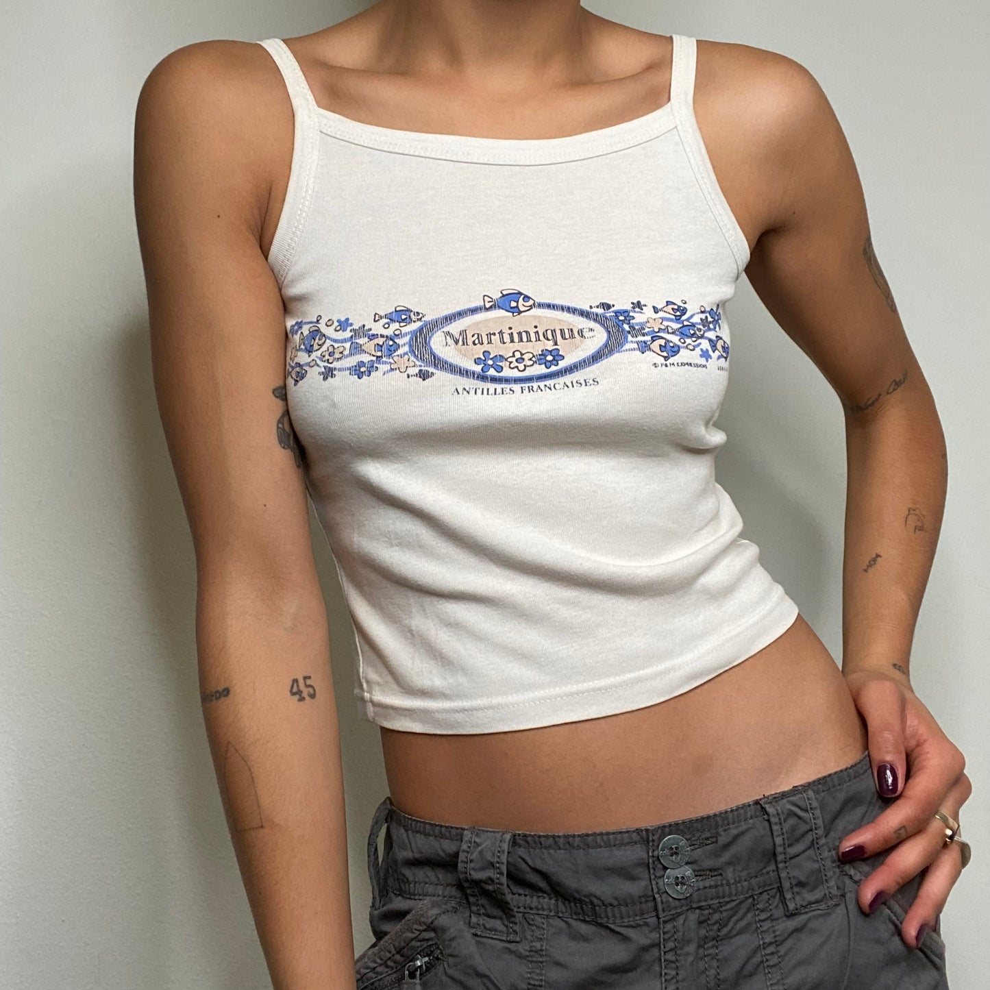 Vintage 90's Cute White Cami Top with 'Martinique' Print (XS/S)