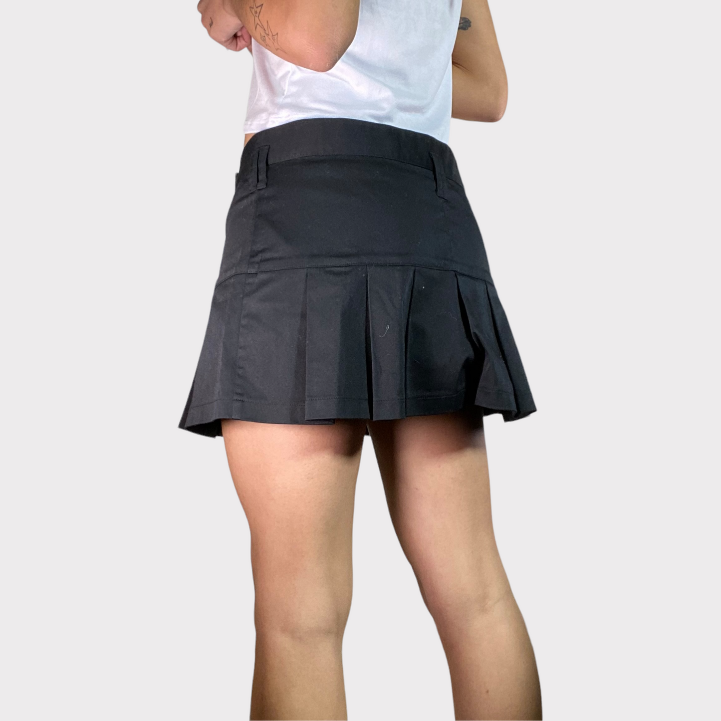 Vintage 2000's Downtown Girl Black Pleated Mini Skirt (S/M)