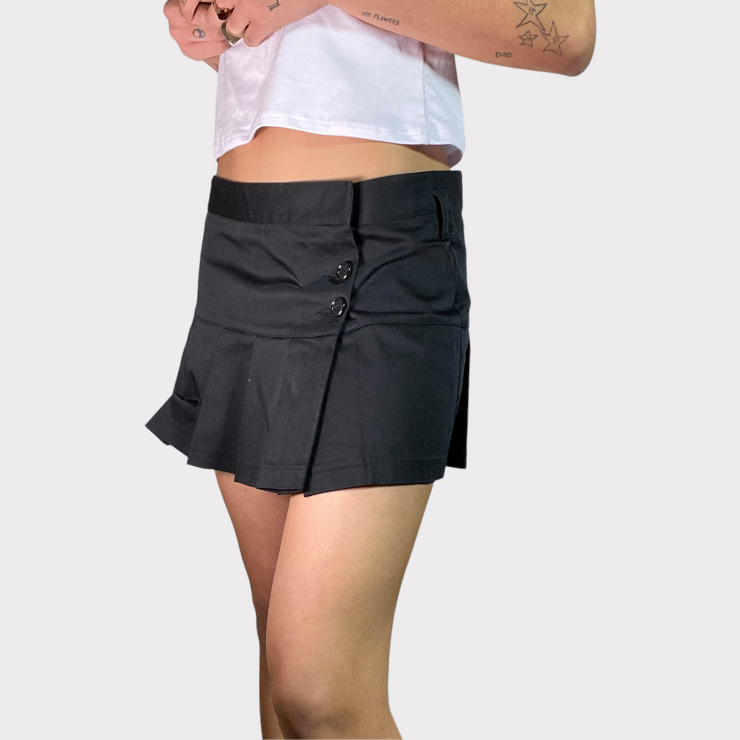 Vintage 2000's Downtown Girl Black Pleated Mini Skirt (S/M)