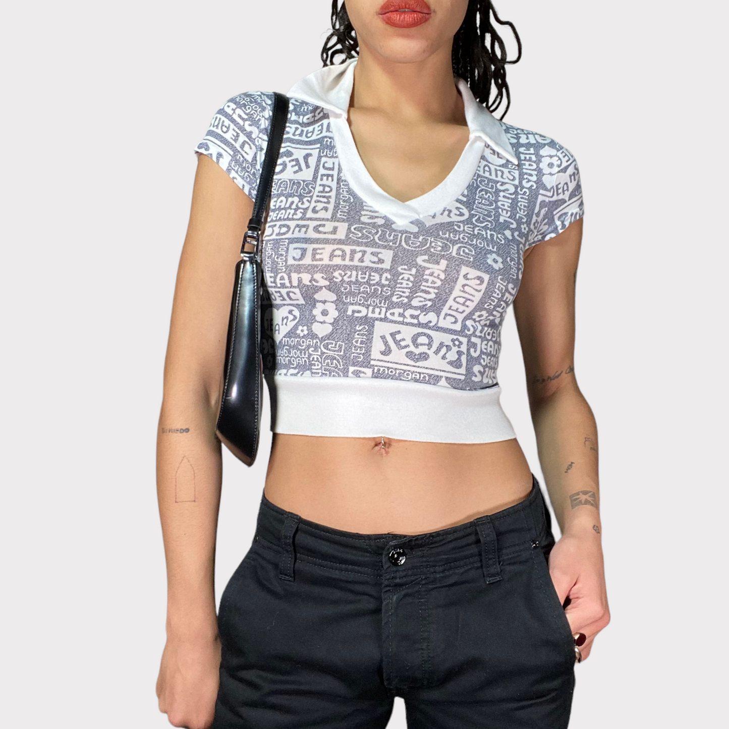 Vintage 90's Model Off Duty White Cropped Shirt with Grey Writing Print (S)