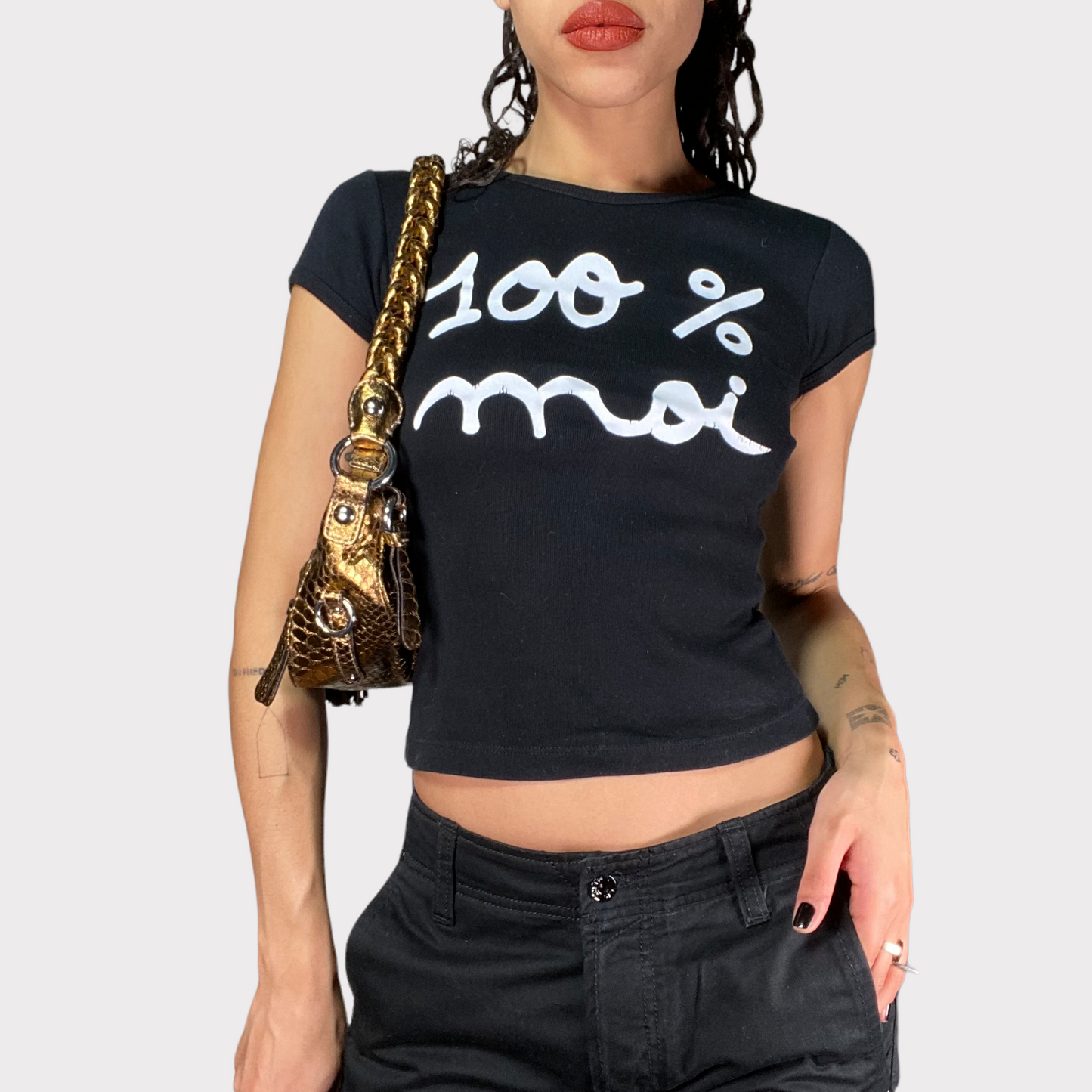 Vintage 2000's Model Off Duty Black Baby Tee with '100% Moi' Print (S)