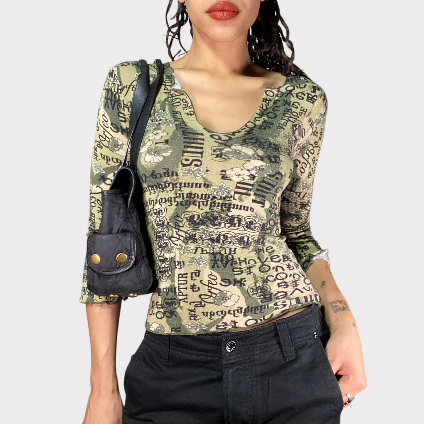 Vintage 2000's Grunge Khaki Midi Sleeve Top with Writing Print (S)