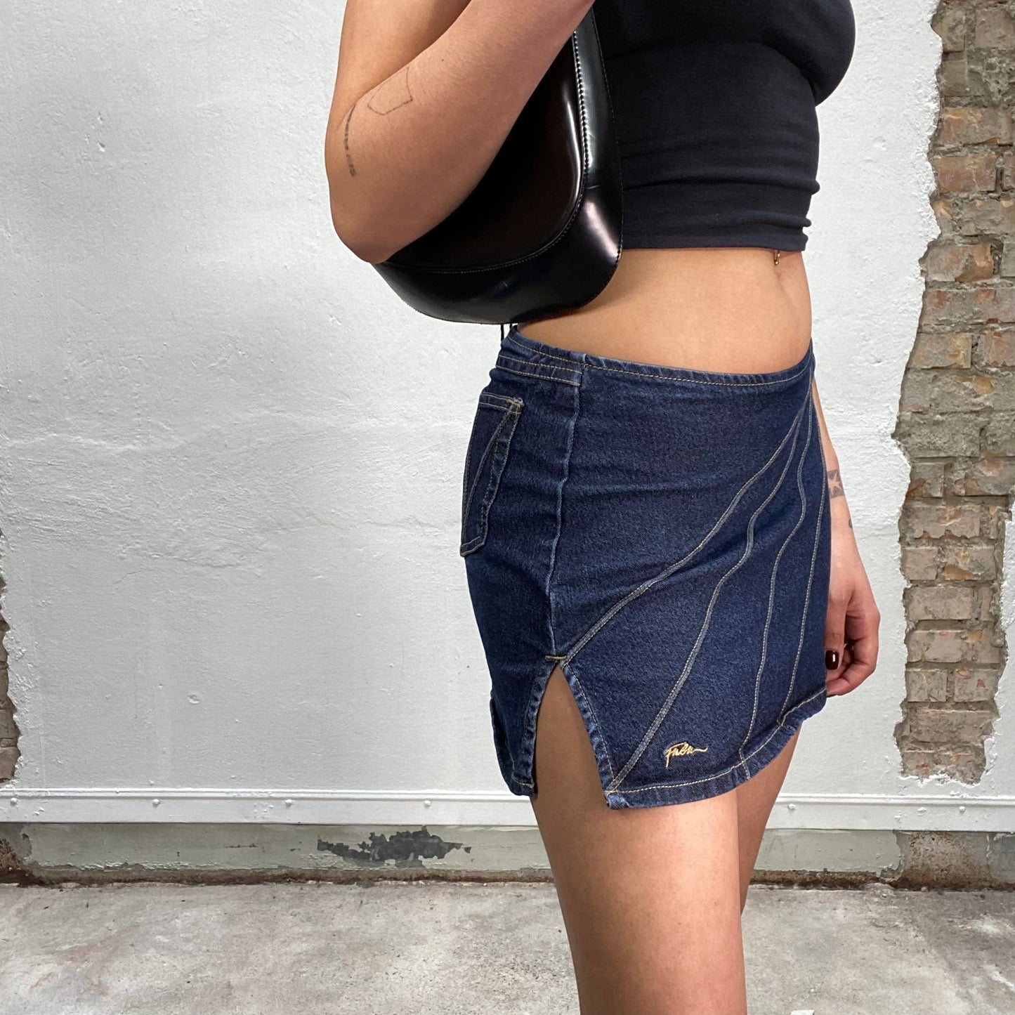 Vintage 2000's Downtown Girl Dark Denim Mini Skirt with Embroidery (S)