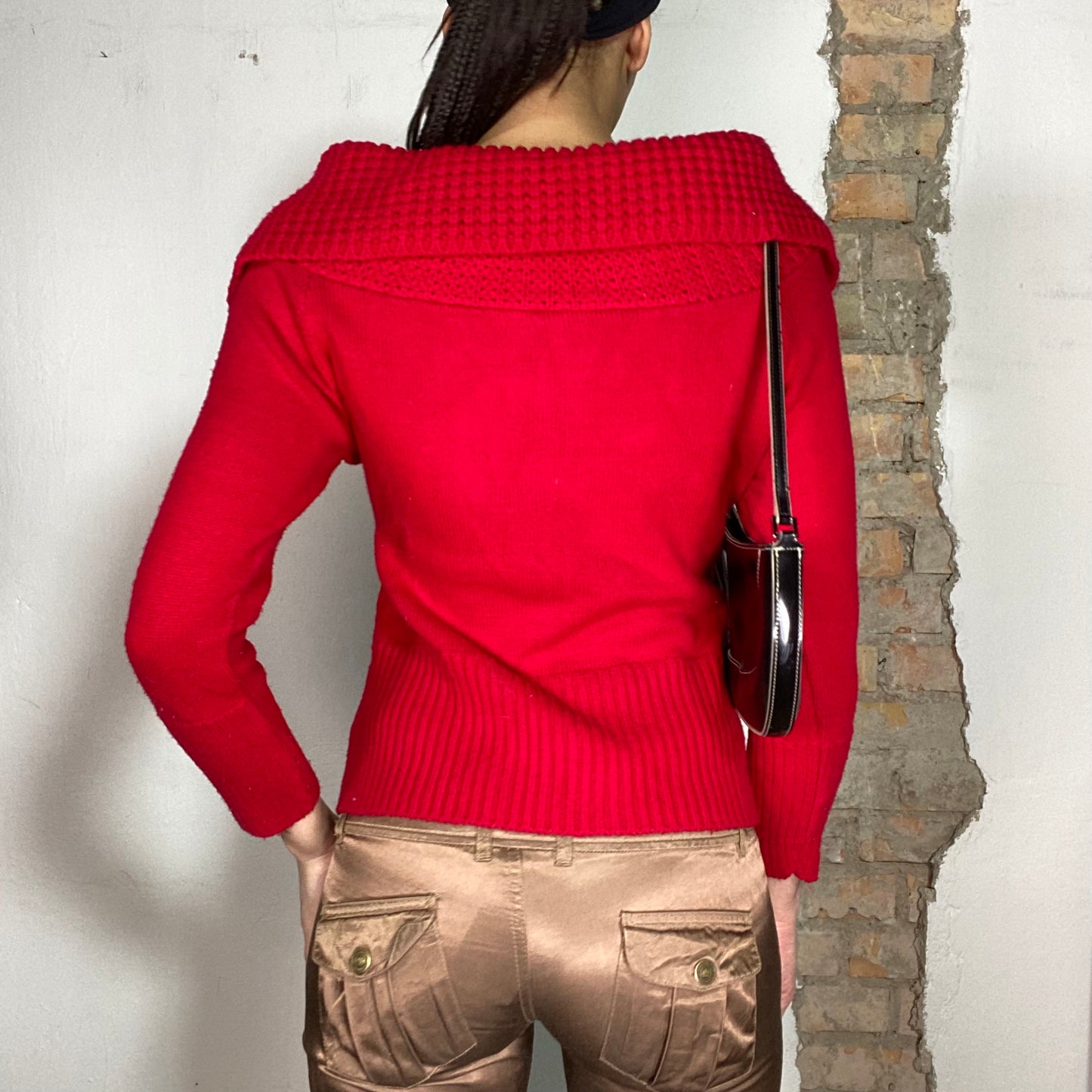 Vintage 90's Model Off Duty Red Knit Sweater with Belt Detail and Big Collar (S/M)