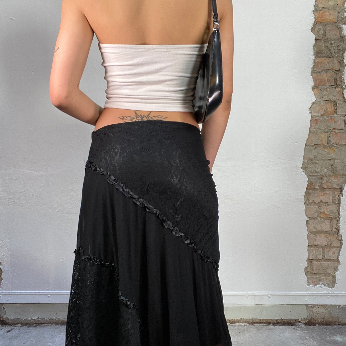 Vintage 2000's Gothic Black Midi Skirt with Lace and Ribbon Details (S/M)