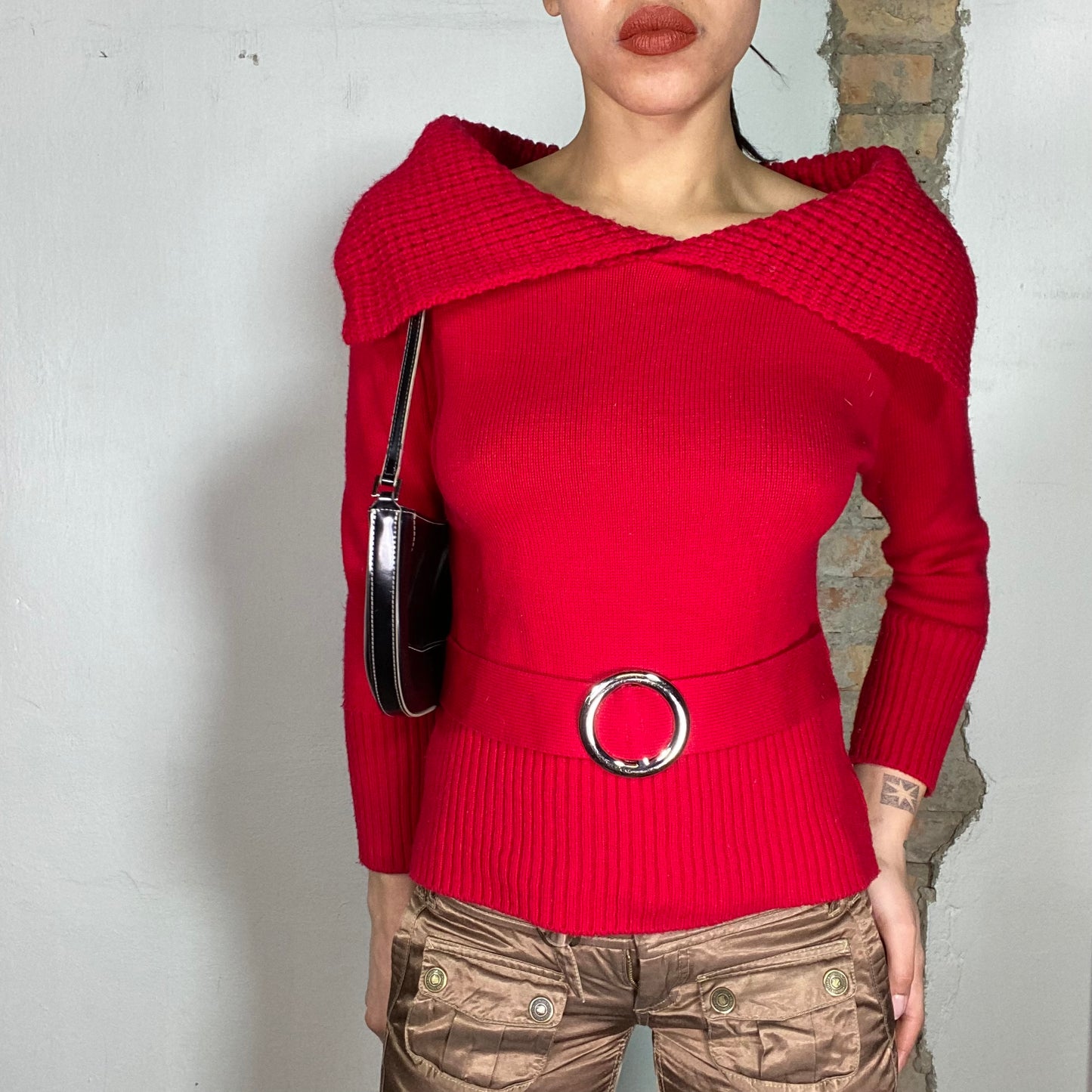 Vintage 90's Model Off Duty Red Knit Sweater with Belt Detail and Big Collar (S/M)