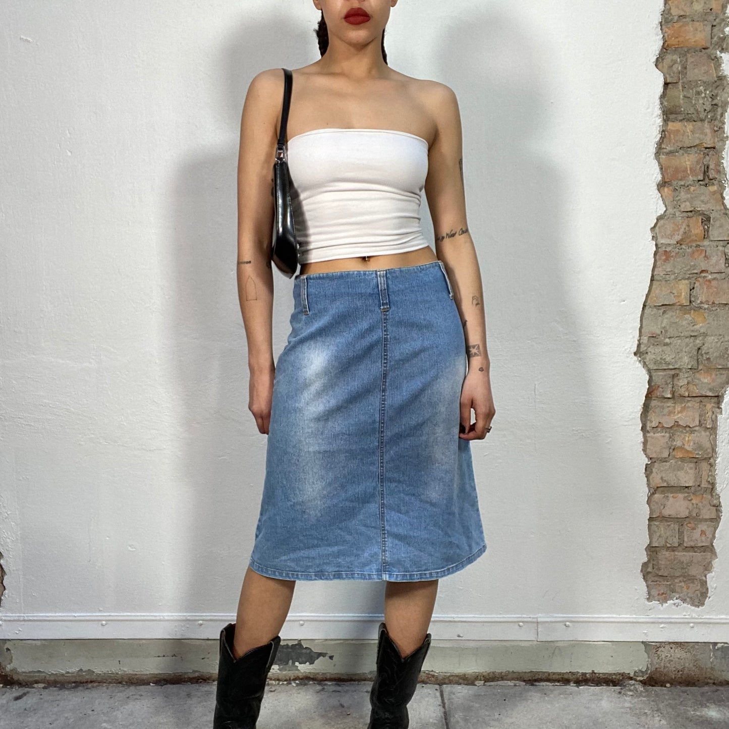 Vintage 2000's Downtown Girl Light Wash Straight Denim Midi Skirt (S/M)