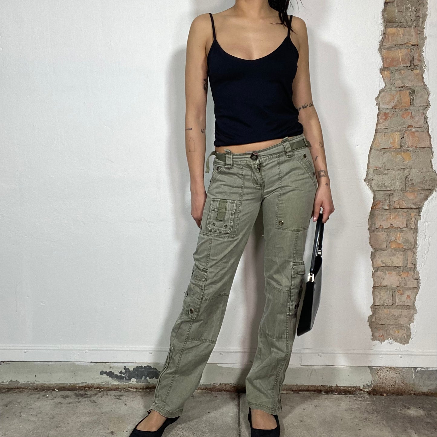 Vintage 90's Grunge Khaki Low Waist Cargo Pants (S/M)